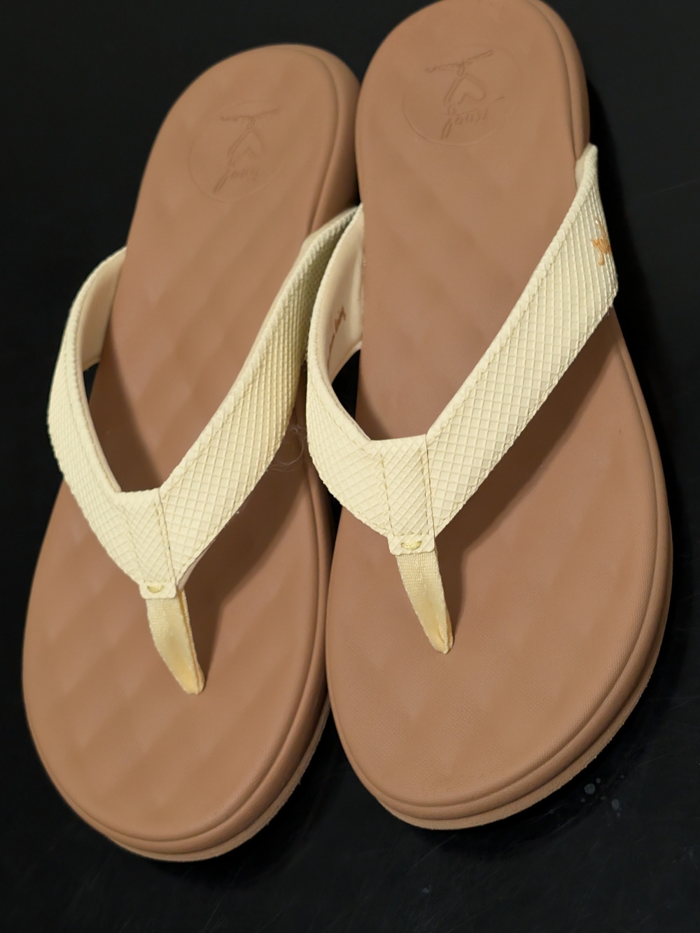 Women’s Cream Flip-Flop‎ Sandals with Tan Footbed